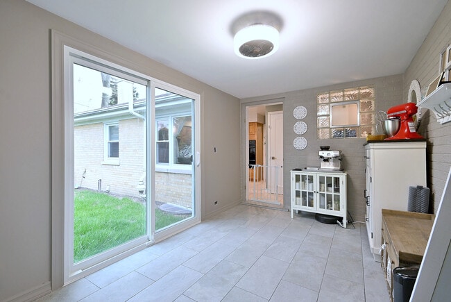 Building Photo - 2307 Edna Ave