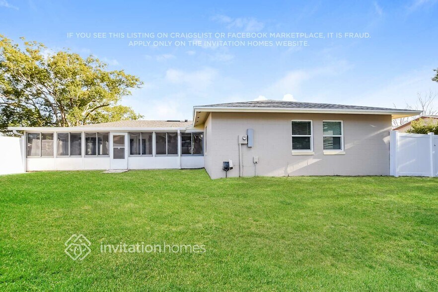 Building Photo - 1370 Prince Philip Dr