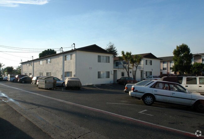 Building Photo - 776 Camino Del Sur