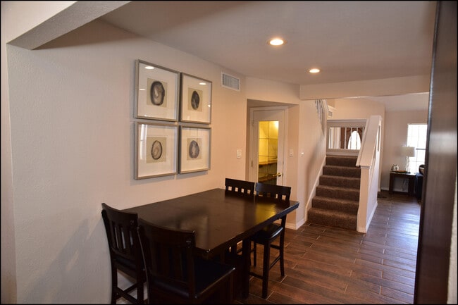 Building Photo - 7229 Canyon Run Dr