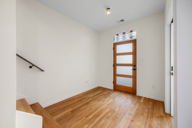 Building Photo - 223 S Stafford Ave