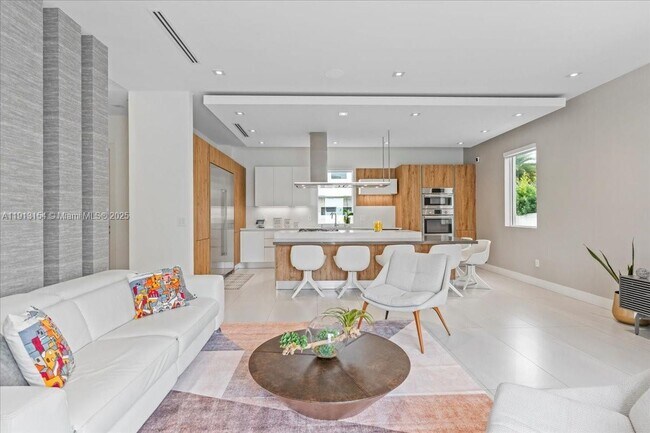 Building Photo - 7440 NW 100th Ct