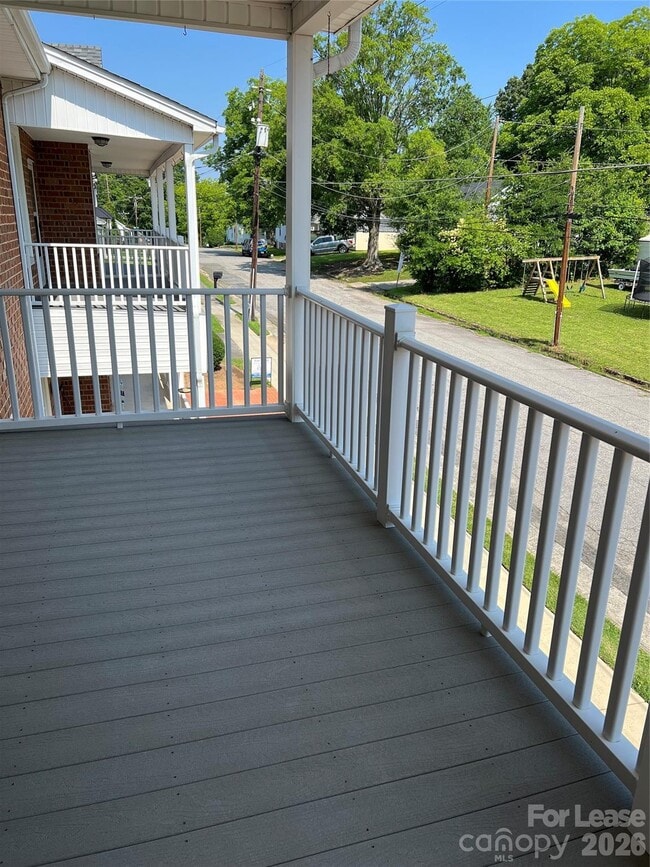 Building Photo - 211 W G St