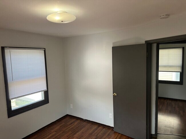 Building Photo - 1961 S 57th St