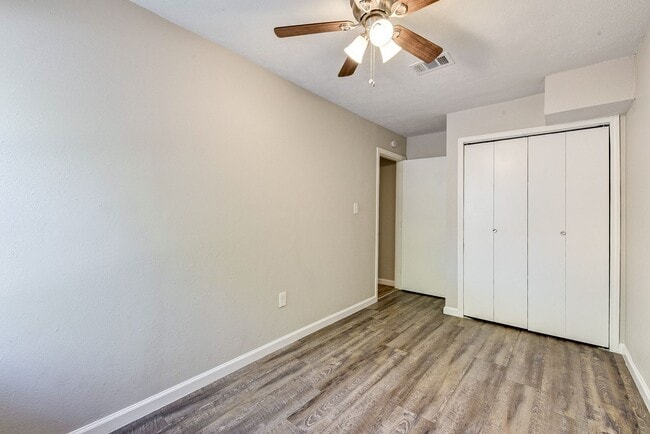 Building Photo - Spacious 2-Bedroom + Study Home in Hockley – Move-In Ready!