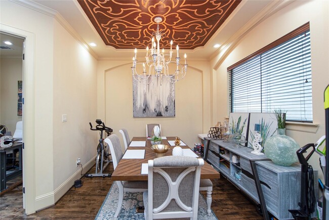 Building Photo - 1141 W 23rd St