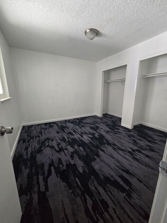 Building Photo - 4 Br 2 Ba available now