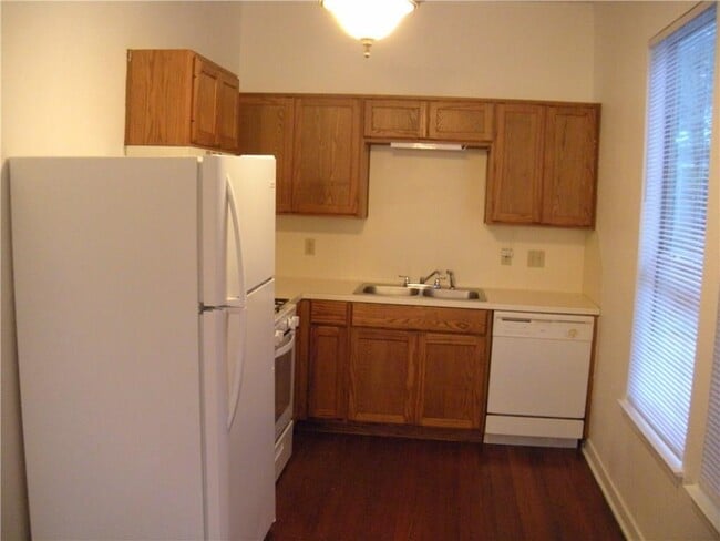 Building Photo - 1607 Palma Plaza