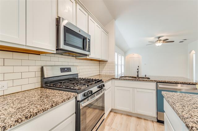 Building Photo - 2417 Larimar Dr