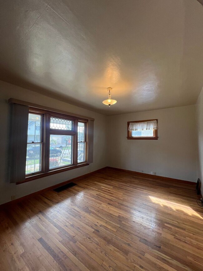 Building Photo - Charming 4 Bed 2 Bath in Gonzaga!!