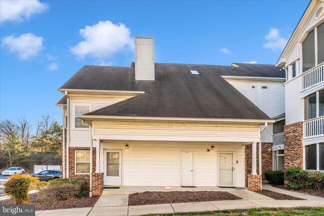 Building Photo - 6520 Lake Park Dr