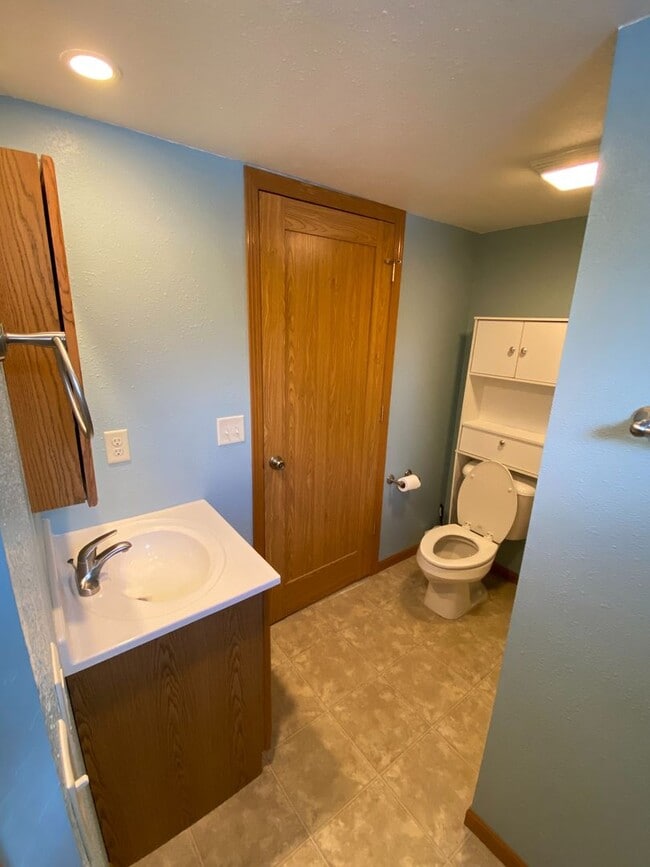 Building Photo - West Side 3 bedroom, 2 bathroom home for rent