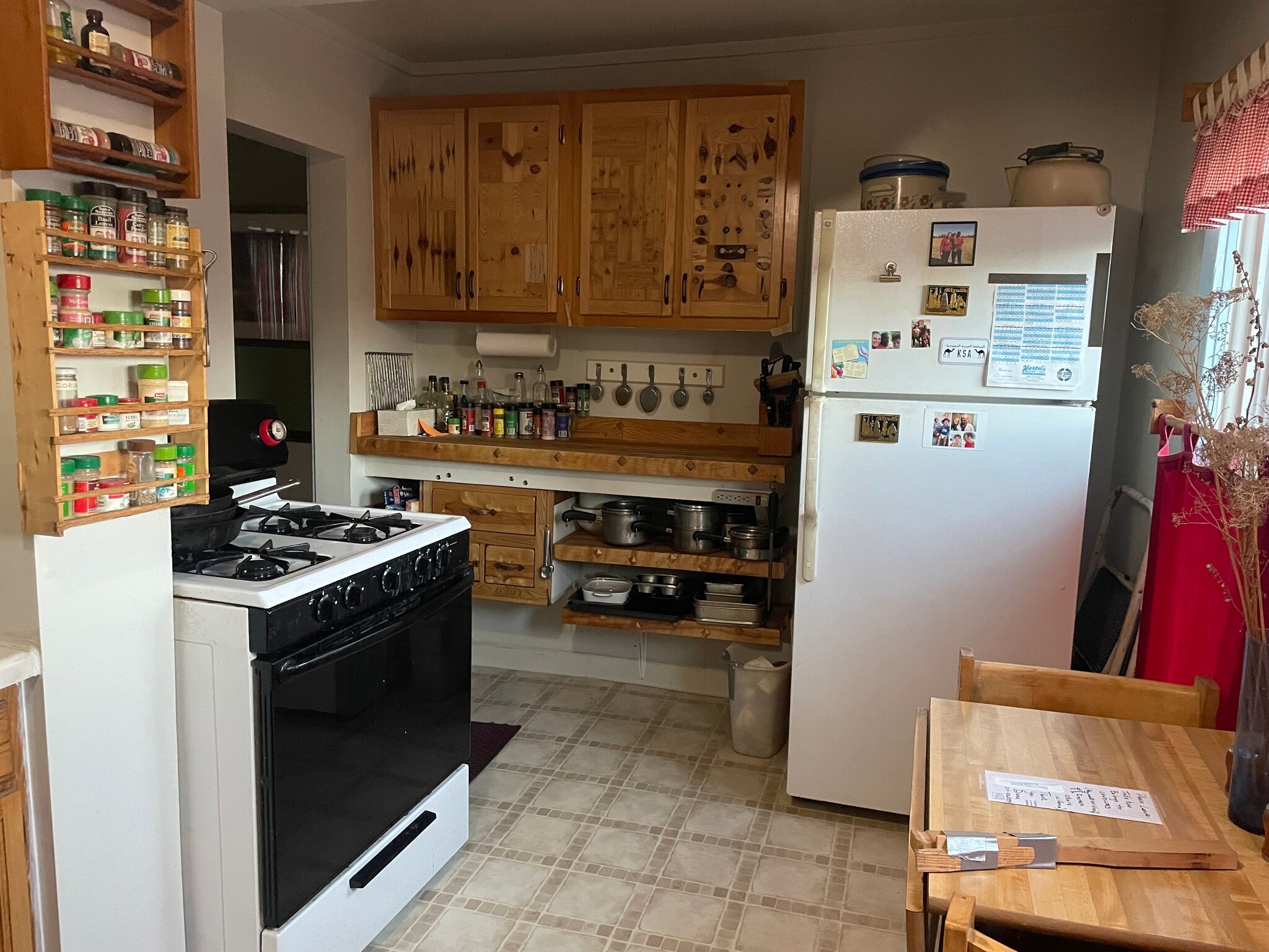 Building Photo - 526 1/2 E 7th St