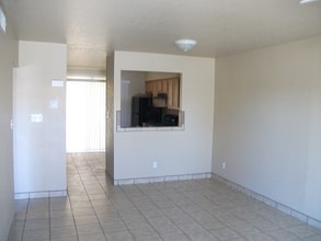 Building Photo - 426 Vassar Ct