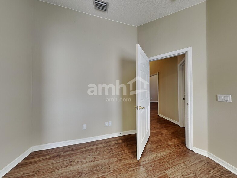 Building Photo - 15104 Shaw Rd