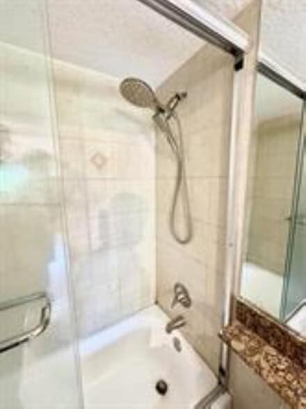 Building Photo - 151 NE 16th Ave