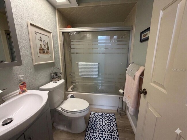 Building Photo - 804 Palm Harbor Ct