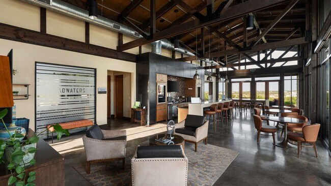Building Photo - 595 Dayridge Dr