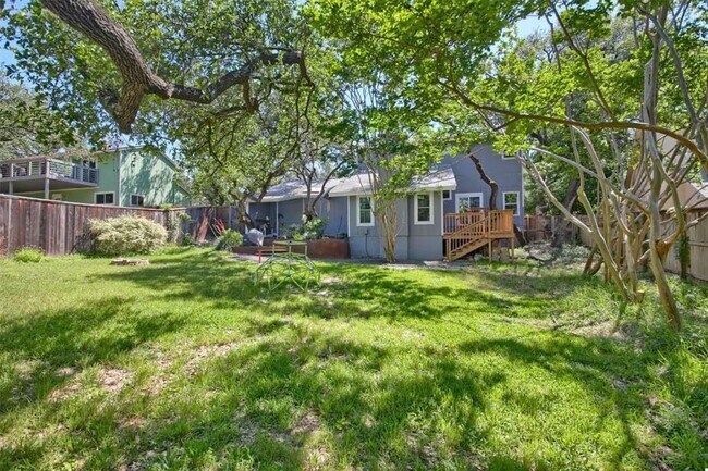 Building Photo - 11510 Oak Knoll Dr