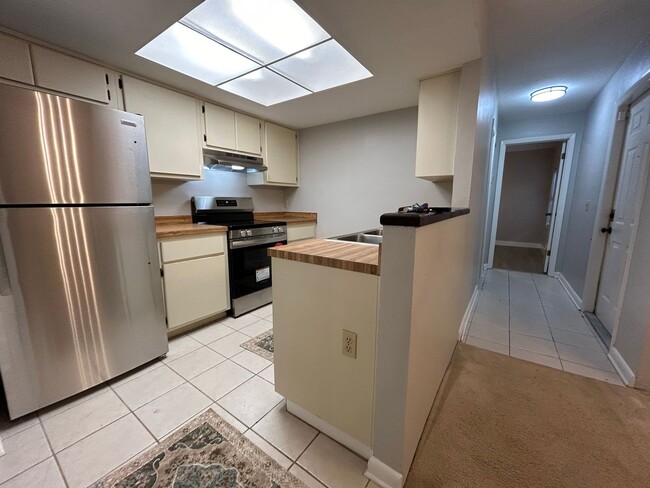 Building Photo - Longleaf 2/2 loft with bonus room-all new ...