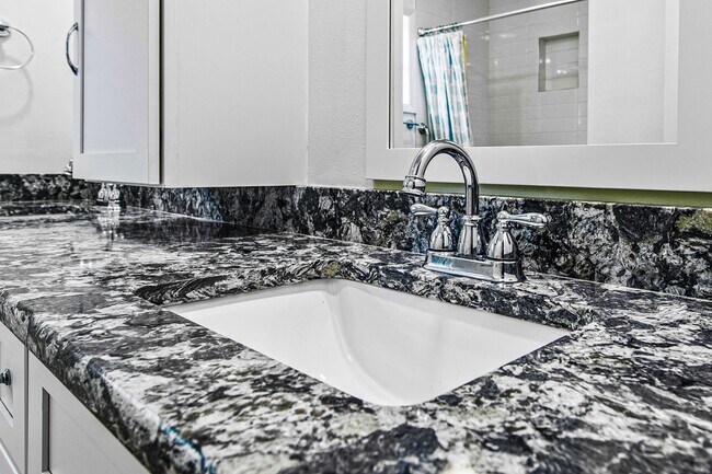 Building Photo - 7810 S Tropical Trail