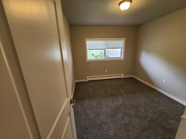 Building Photo - 2810 W Northern Lights Blvd