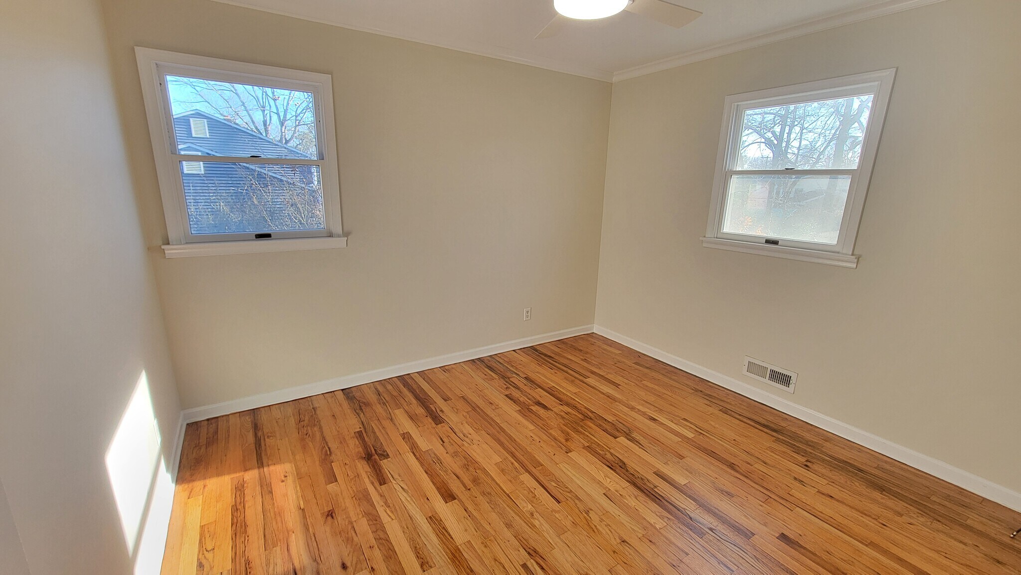 Building Photo - 23 Princeton Dr