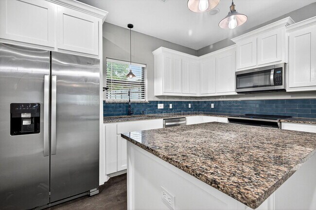 Building Photo - 211 W Murray St