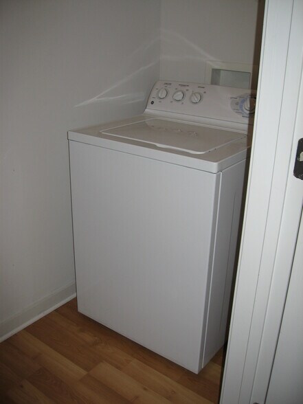 Building Photo - 3000 Vanderbilt Pl