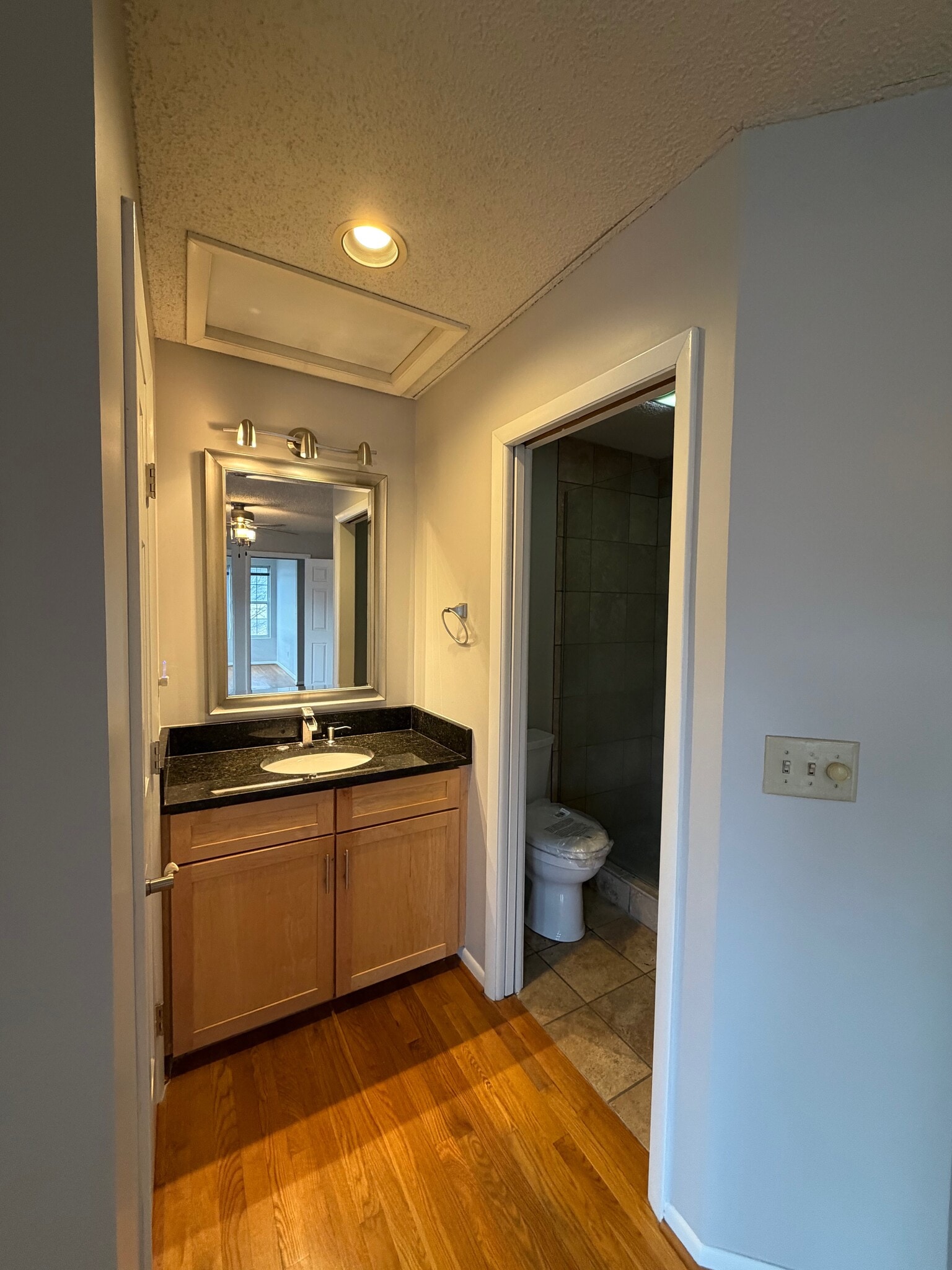 Building Photo - 1091 Harrison Ave