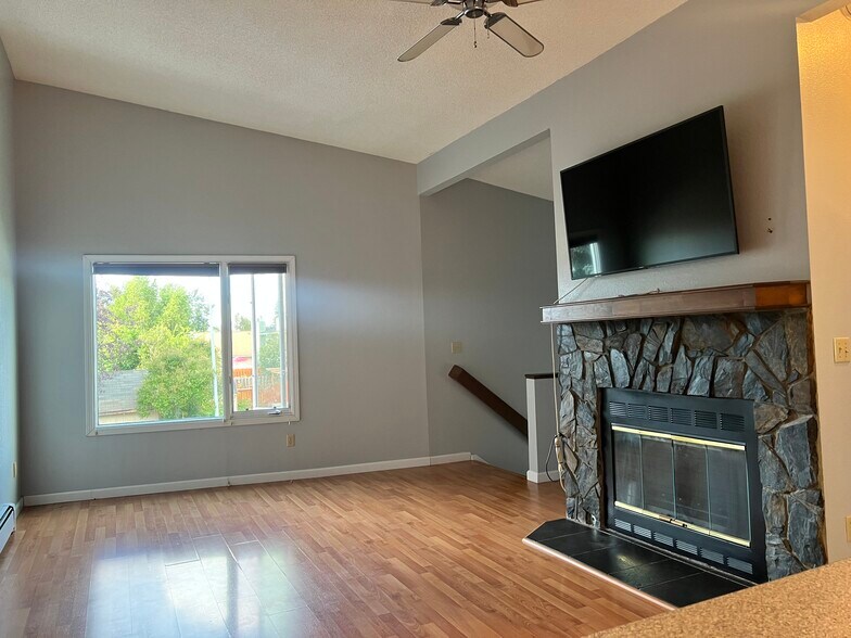 Building Photo - 3924 Cosmos Dr