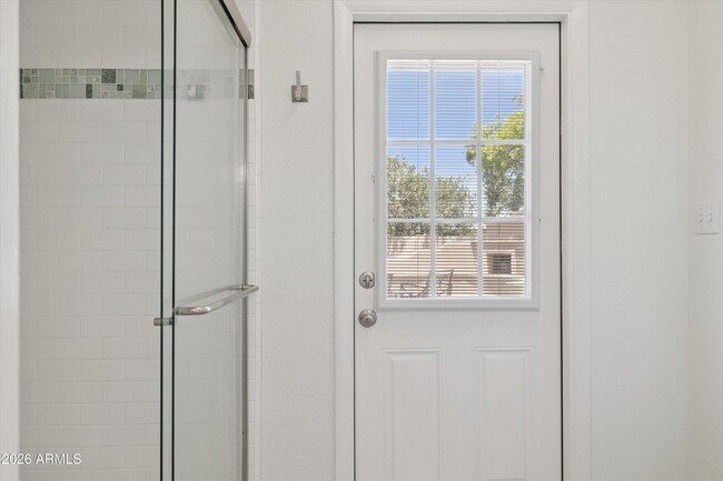 Building Photo - 3526 E Sahuaro Dr