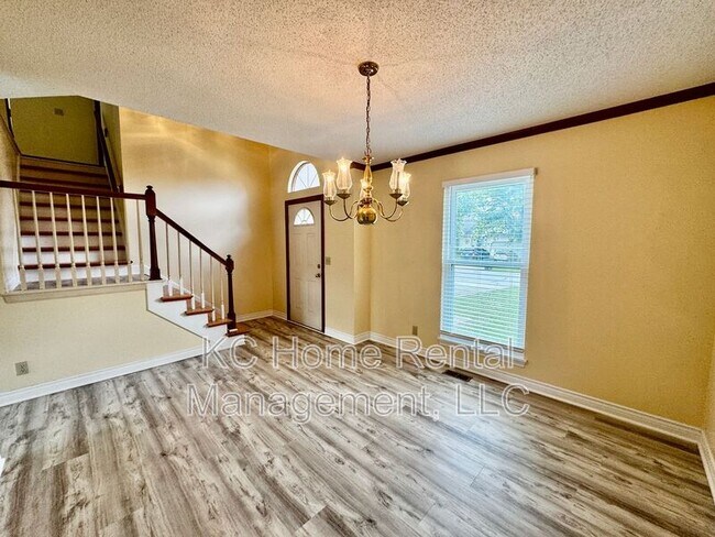 Building Photo - 1398 S Brentwood Dr