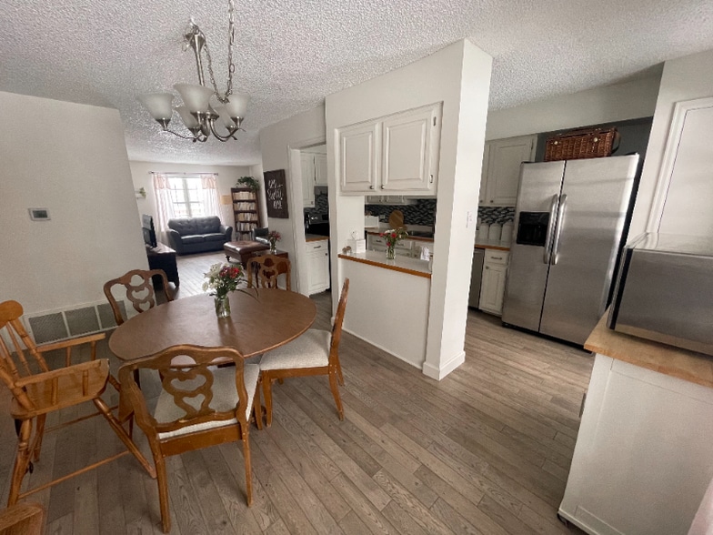 Building Photo - 7110 S Gaylord St