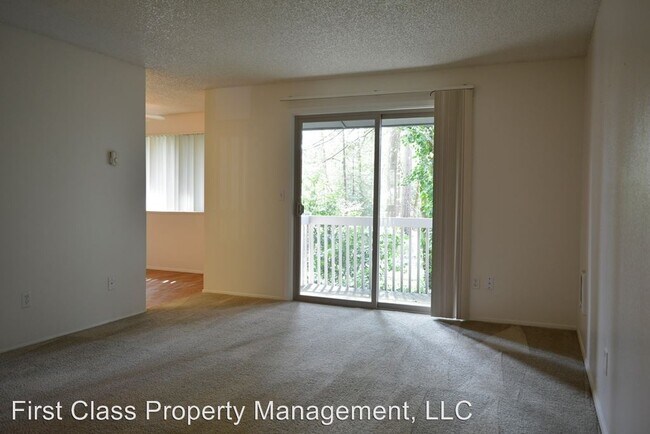 Building Photo - 4628 Oakridge Rd