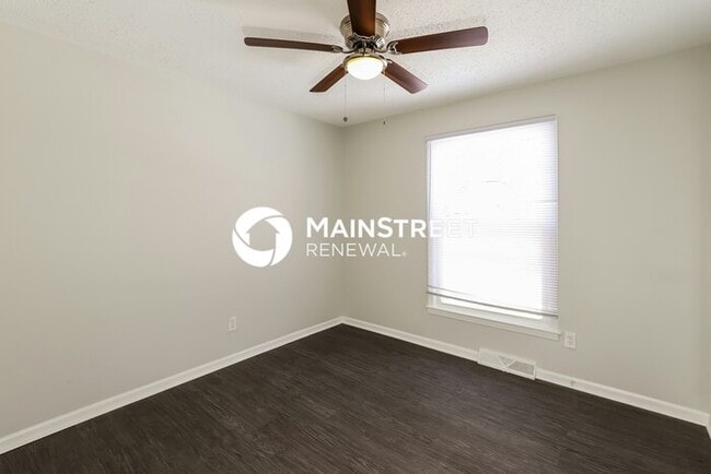 Building Photo - 3 Bedroom Pet-Friendly Home in KANSAS CITY, MO with Main Street Renewal