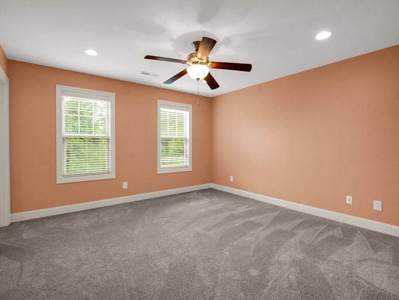 Building Photo - 19 Tudor Way