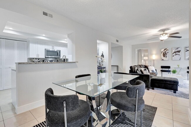 Building Photo - 12641 Westhampton Cir