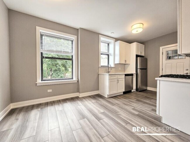 Primary Photo - 2 bedroom in CHICAGO IL 60613