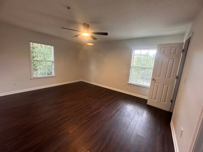 Building Photo - Cozy 2BR 2BA Condo in High Point