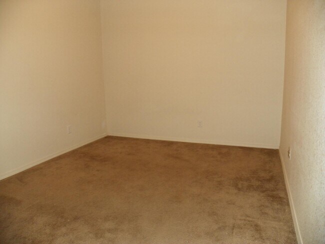 Building Photo - 1214 Northern Lights Way NE