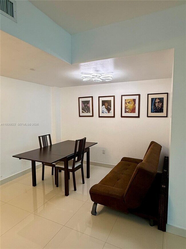 Building Photo - 350 S Miami Ave