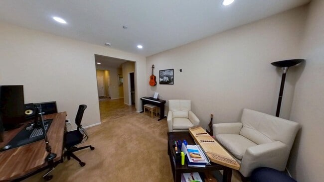 Building Photo - 848 Reyana Way