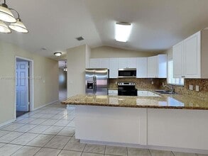 Building Photo - 10121 NW 127th Terrace