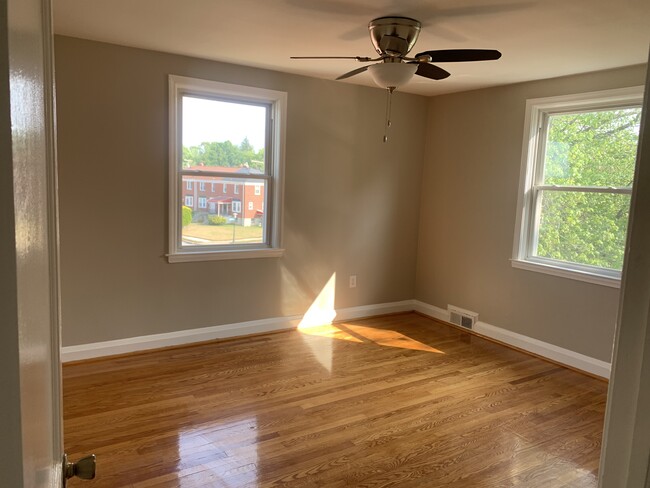 Bedroom 1 - 809 Stamford Rd