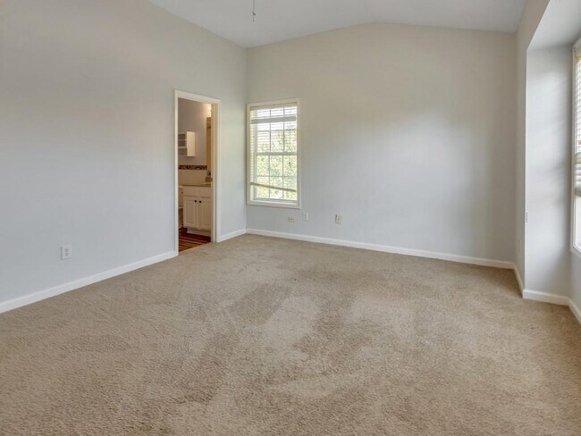 Building Photo - 3214 Greenwood Oak Dr