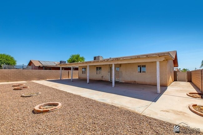 Building Photo - 1740 S 48th Way
