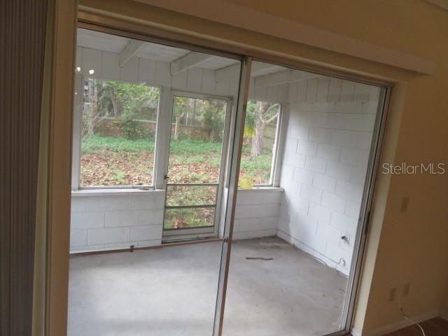 Building Photo - 1002 Gwyn Cir