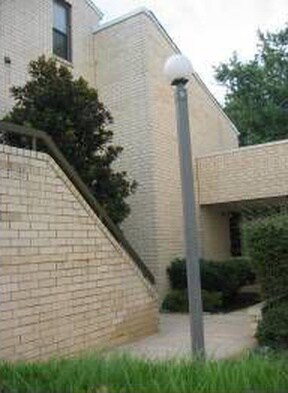 Building Photo - 2831 31st Pl NE