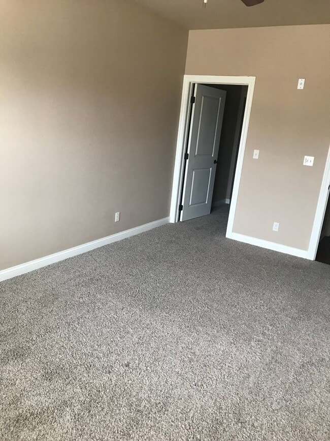 Building Photo - 2725 Northridge Pkwy